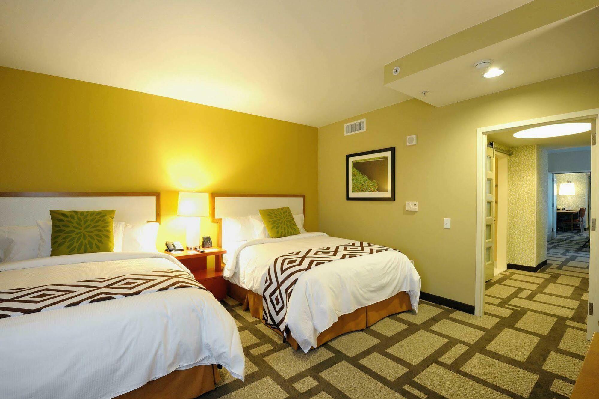 엠버시 스위트 휴스턴 다운타운 호텔 객실 사진